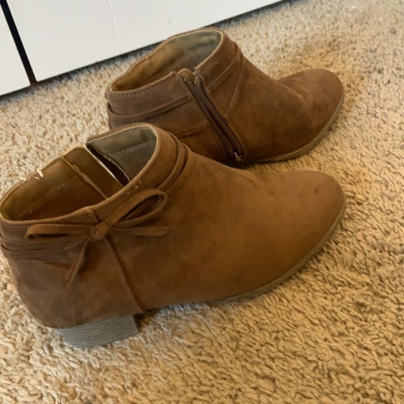 Brown booties - Picture 3 of 3